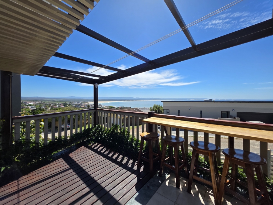 3 Bedroom Property for Sale in Wavecrest Eastern Cape